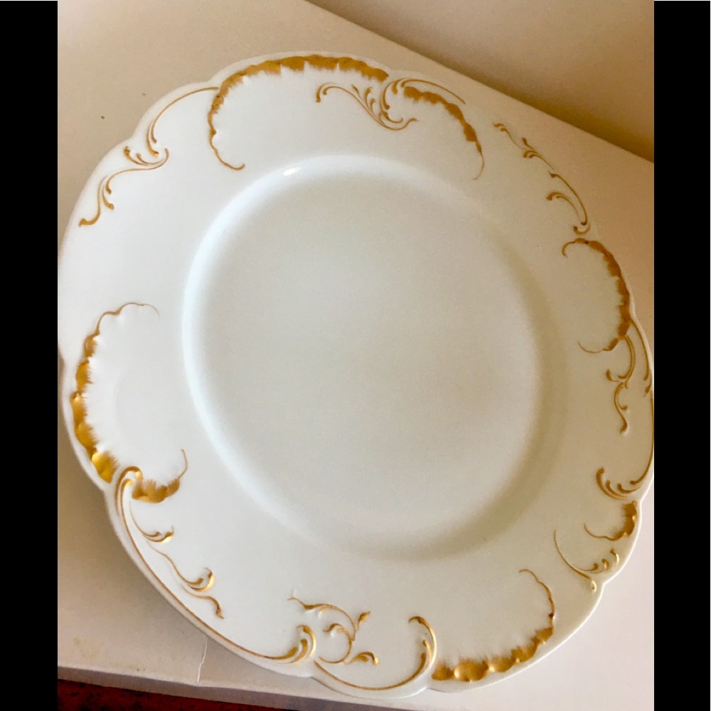 7 Haviland & Co. Gold scalloped white porcelain dinner plates Limoges France ⭐️